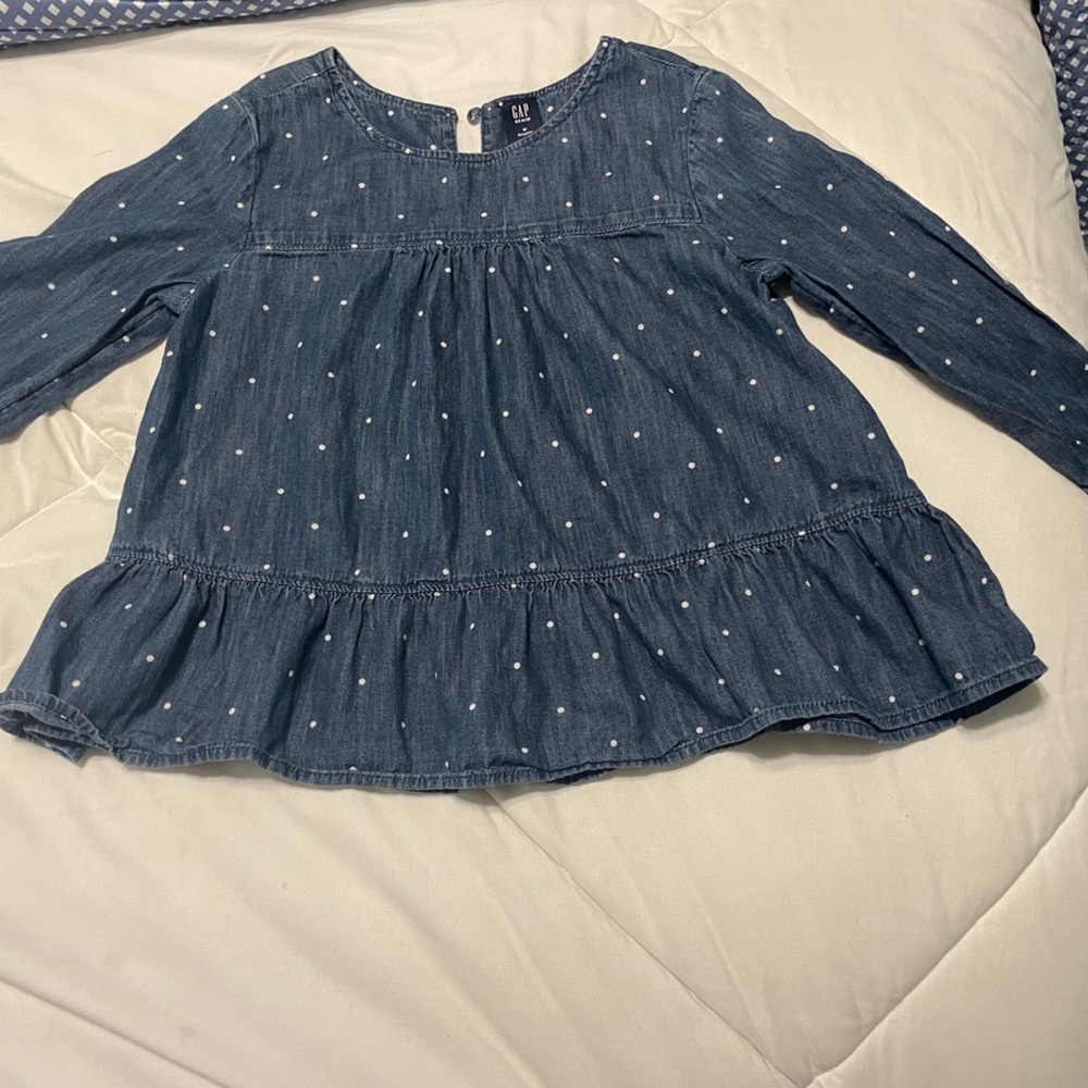 Dotted chambray shirt.